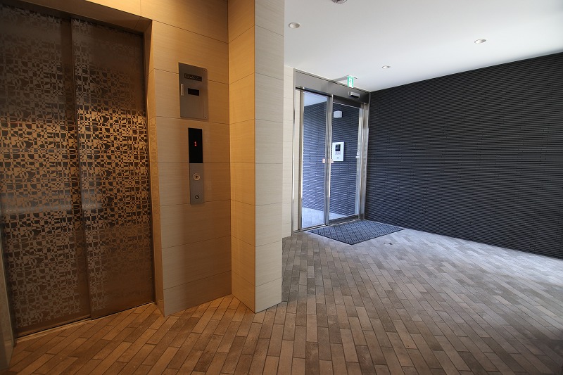 ロビー　同建築会社の同シリーズとなります。