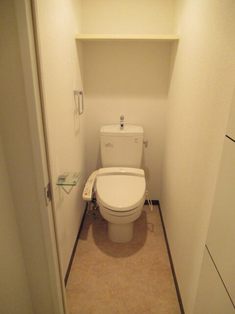 トイレ　洋式トイレ（温水洗浄便座）