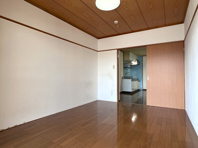 居室・リビング　明るい洋室です
