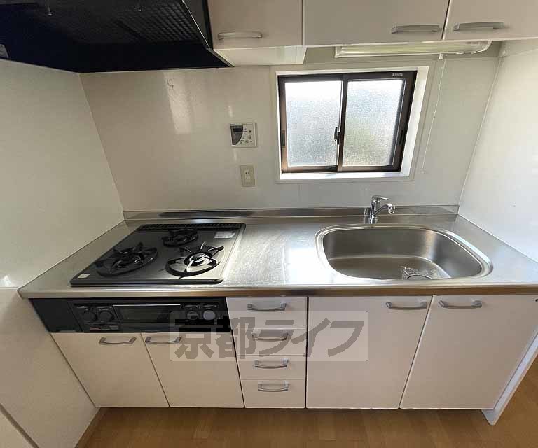 キッチン　大きなシステムキッチン