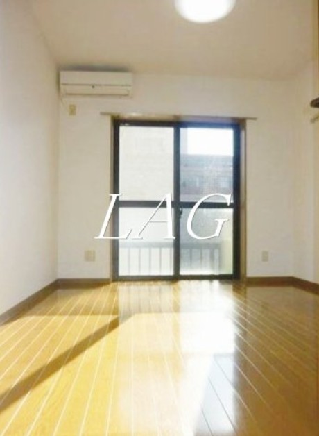 居室・リビング　洋室のお部屋です。（同仕様です。）