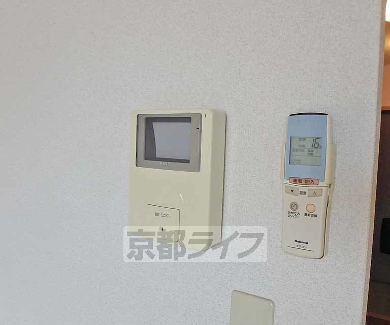 セキュリティ　鍵をかけたまま訪問者と会話ができます