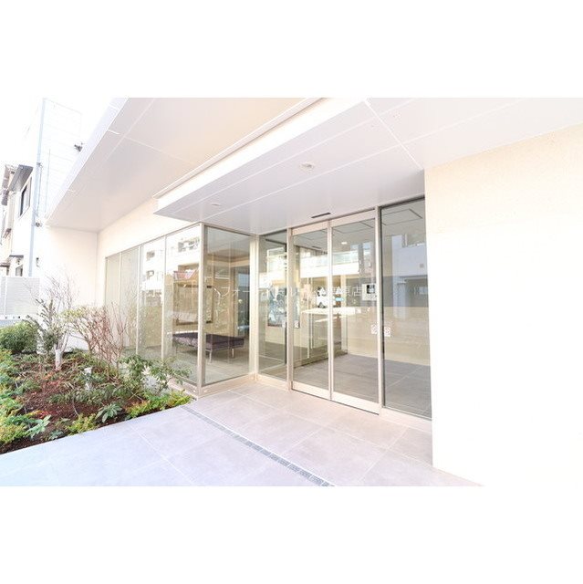 エントランス　★《見学予約受付中》当店では契約金がクレジット決済可能です★