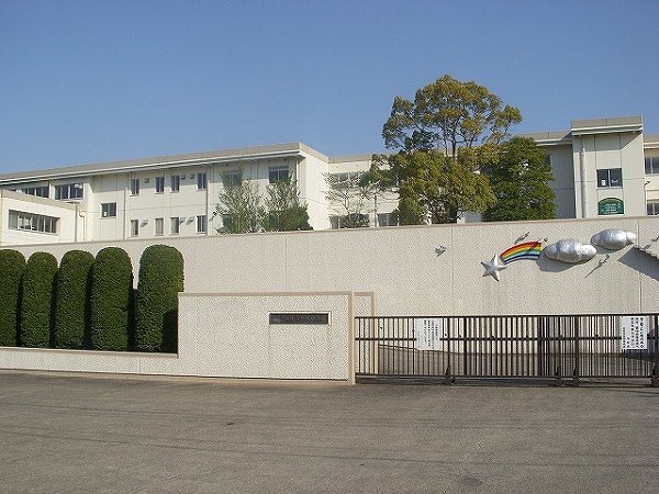 中学校　国分寺台西中学校（中学校）まで804m