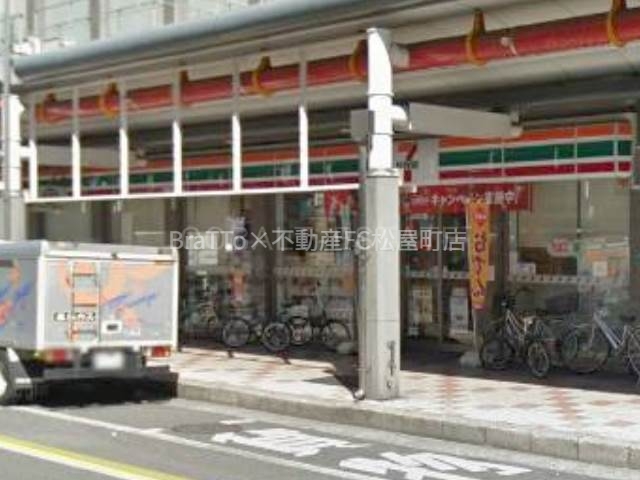 コンビニ　セブンイレブン大阪日本橋3丁目店（コンビニ）まで330m