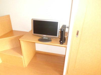 その他　薄型テレビとレオネット。