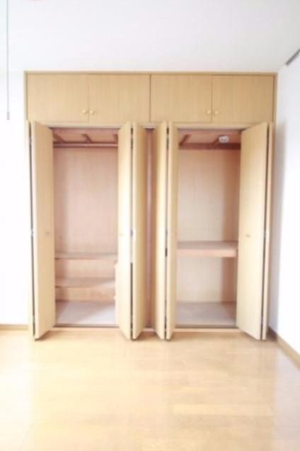 収納　（別タイプ参考写真）ラークス王子　北区王子２