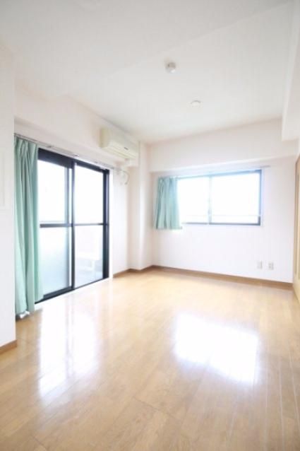 居室・リビング　（別タイプ参考写真）ラークス王子　北区王子２