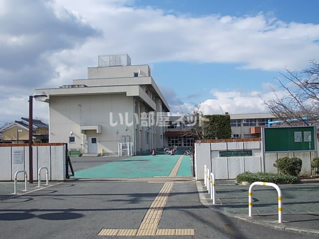 小学校　広陵町立広陵北小学校（小学校）まで465m