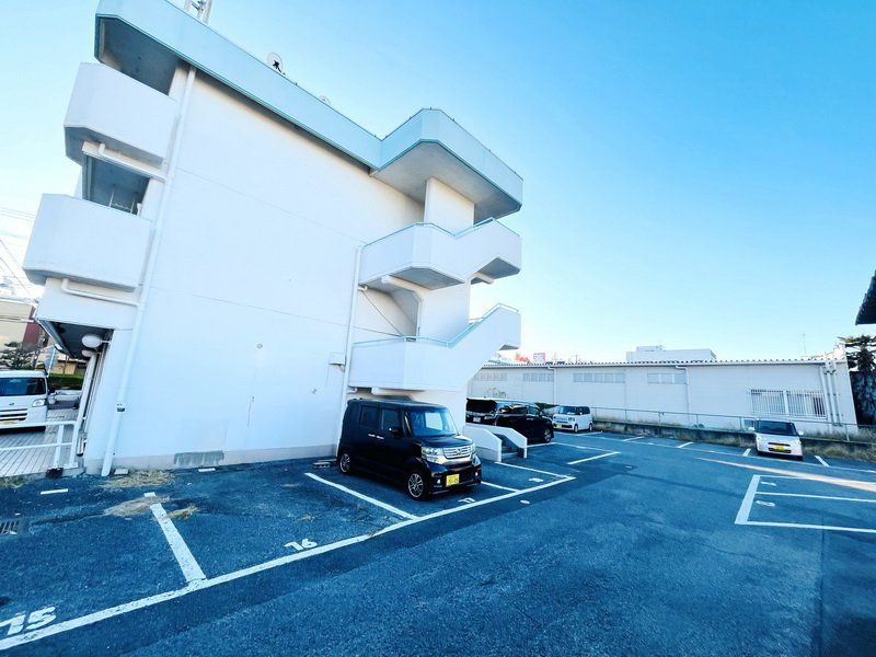 駐車場　駐車場