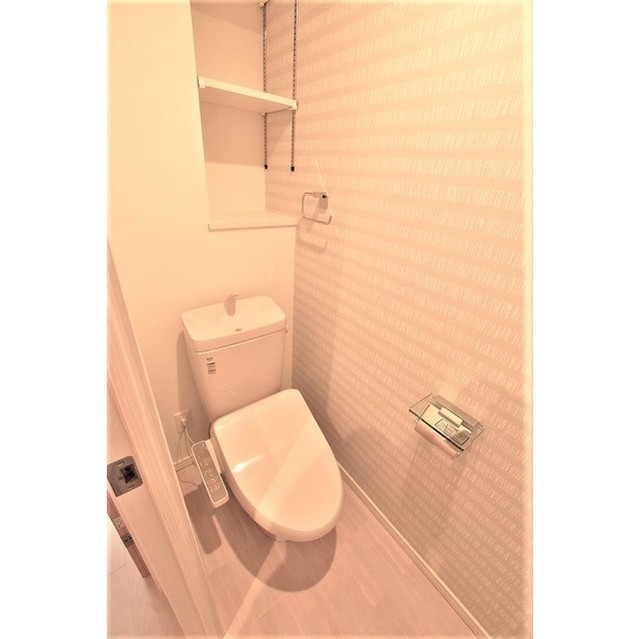 トイレ　温水洗浄暖房便座