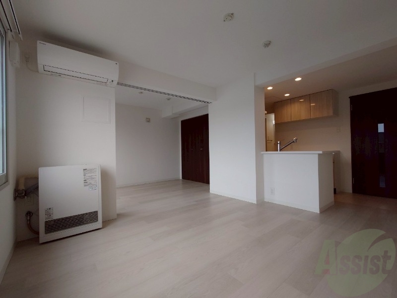 居室・リビング　リビングです。戸を開けるとより開放的ですね。