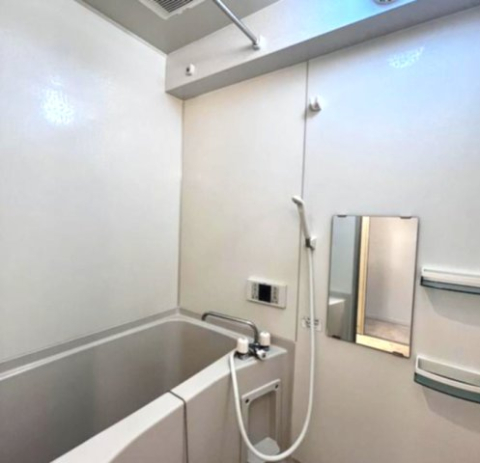 バス・シャワールーム　※写真は同じマンションの違う部屋のものになります。