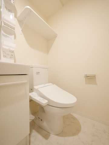 トイレ　プレールドゥーク東新宿III