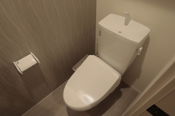 トイレ　温水シャワー付きトイレです