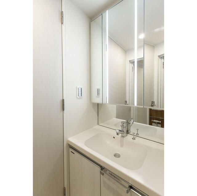 洗面設備　■三面鏡独立洗面台