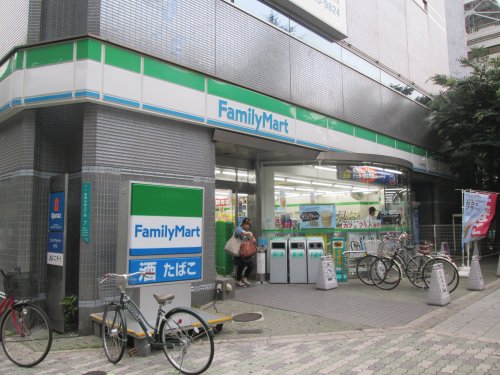コンビニ　ファミリーマート 弁天町駅前店（コンビニ）まで697m