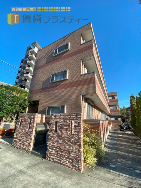 建物外観　ヨーロピアン調の外観が目を惹きます