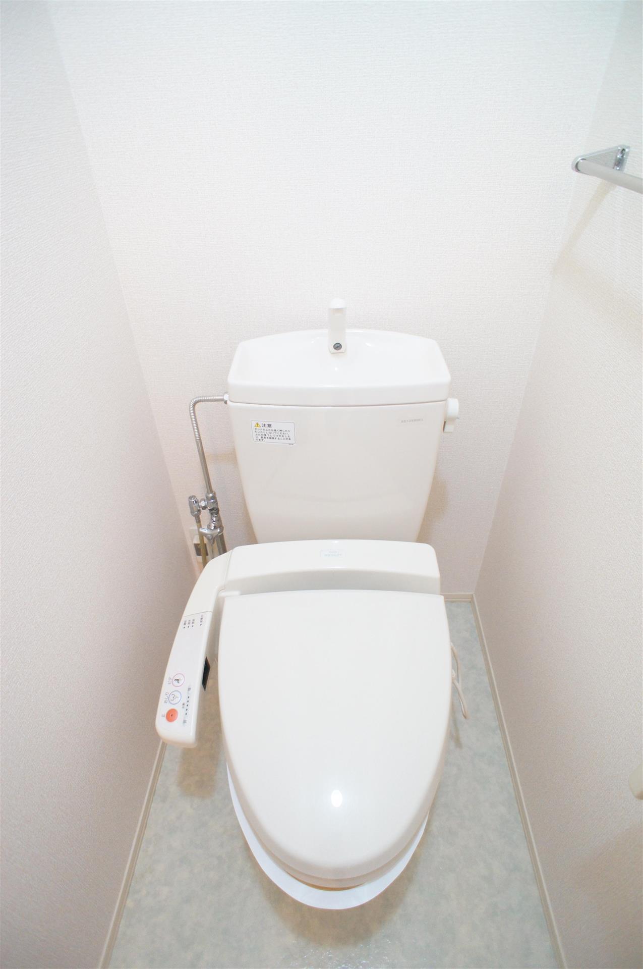 トイレ　温水洗浄暖房便座