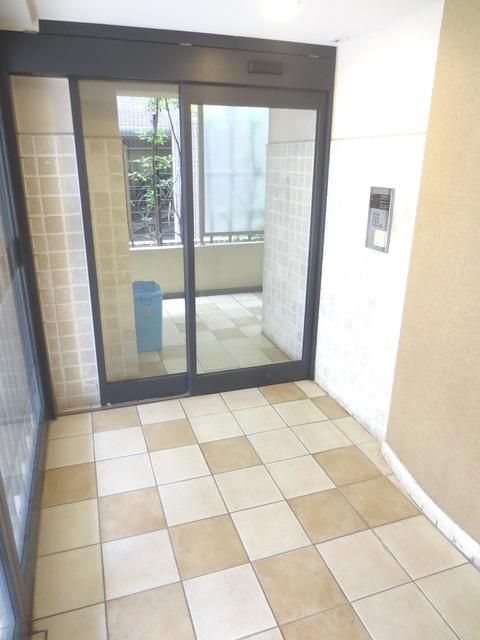 エントランス　★安心のオートロック付き★