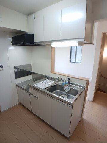 キッチン　コンパクトなキッチンで掃除もラクラク