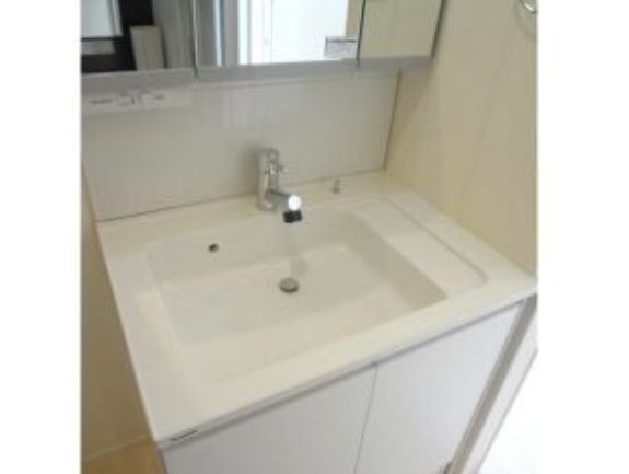 洗面設備　朝の身支度には欠かせない独立洗面化粧台