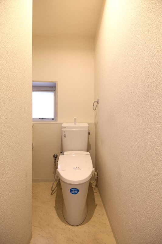 トイレ　温水洗浄便座が装備されます