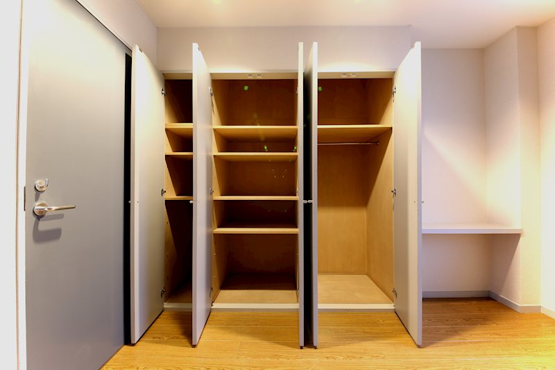 収納　洋室には収納力の大きいクローゼットがあります