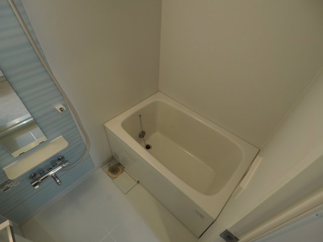 バス・シャワールーム　自動お湯はり、追い炊き機能つき