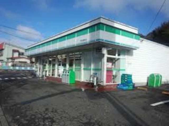 コンビニ　ファミリーマートよろづや田名豊原店（コンビニ）まで379m