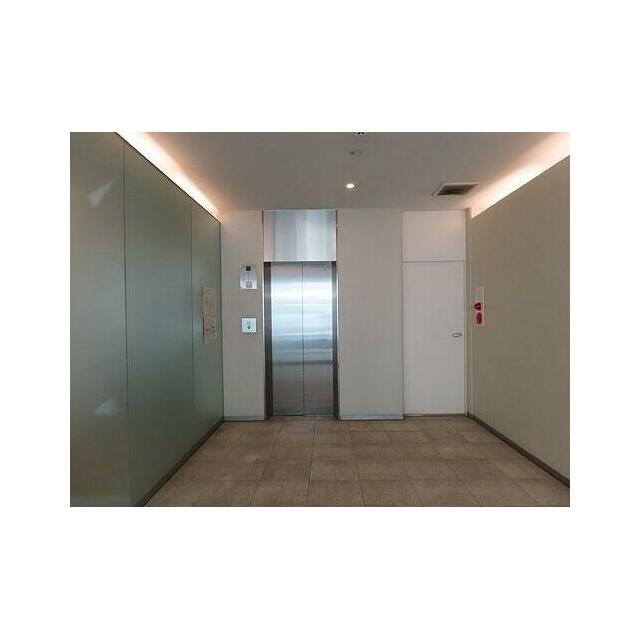 ロビー　エレベーター　※2021年7月撮影