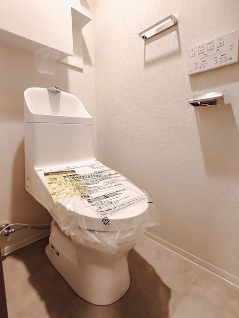 トイレ　※写真は同タイプ住戸です。