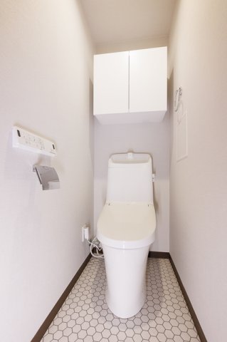 トイレ　※写真は同タイプ住戸です。