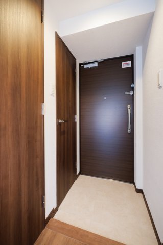 玄関　※写真は同タイプ住戸です。