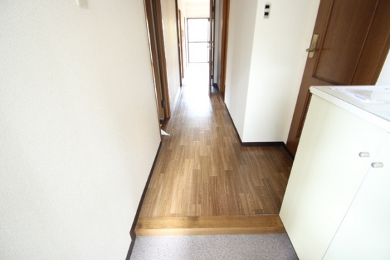 玄関　※別部屋の写真です