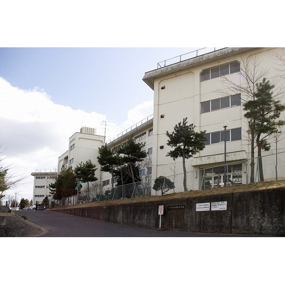 中学校　仙台市立将監中学校（中学校）まで320m