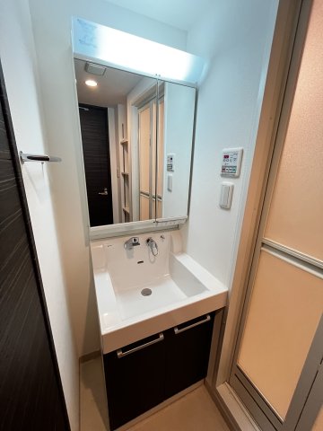 洗面設備　アドバンス心斎橋グランガーデン　洗面台