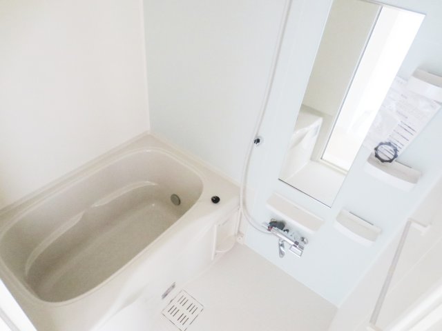 バス・シャワールーム　別号室の参考写真です。