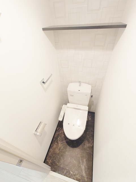 トイレ　暖房便座付きシャワートイレ