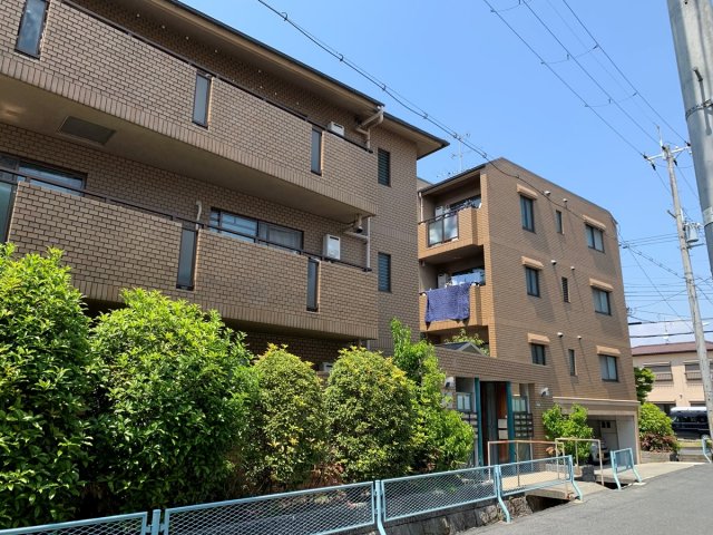 建物外観　モニター付きインターホン完備☆