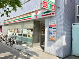 コンビニ　セブンイレブン 新宿余丁町店（コンビニ）まで282m