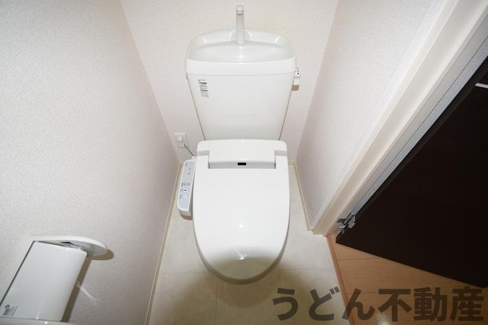 トイレ　うどん県のお部屋探しはうどん不動産へ うどんちゃんとLINE