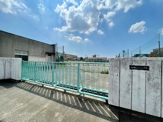 中学校　名古屋市立天白中学校（中学校）まで1022m