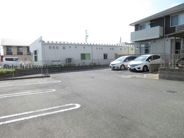 駐車場　駐車場