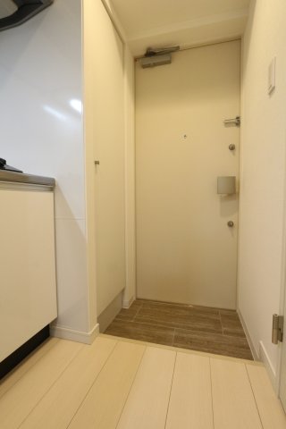 玄関　参考写真（同物件別部屋）