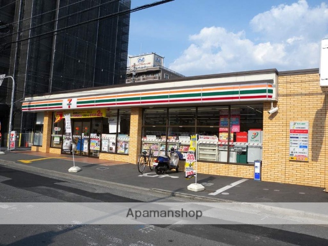 コンビニ　セブンイレブン（コンビニ）まで496m
