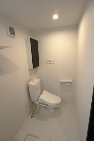 トイレ　別部屋写真参考