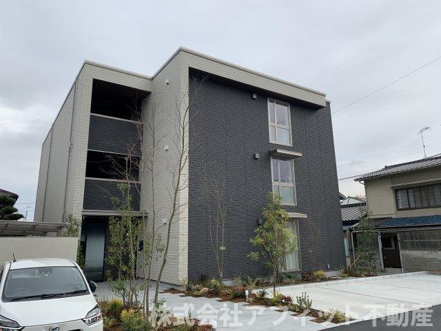 建物外観　PROUD・重量鉄骨造