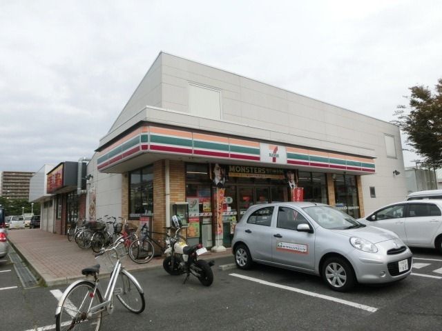 コンビニ　セブンイレブン（コンビニ）まで395m