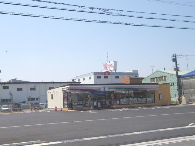 コンビニ　セブンイレブン（コンビニ）まで620m